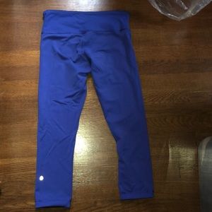 Women’s Lululemon Crop Leggings - REVERSIBLE!
